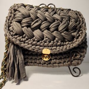 Hand Made 1 of a Kind Green Gold Accents & Tassel Inner Pocket Zipper Purse‎